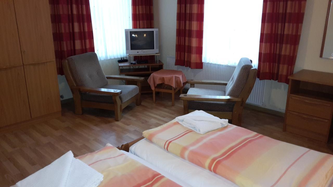 Landgasthof Schoenecke Wahrenholz Екстер'єр фото